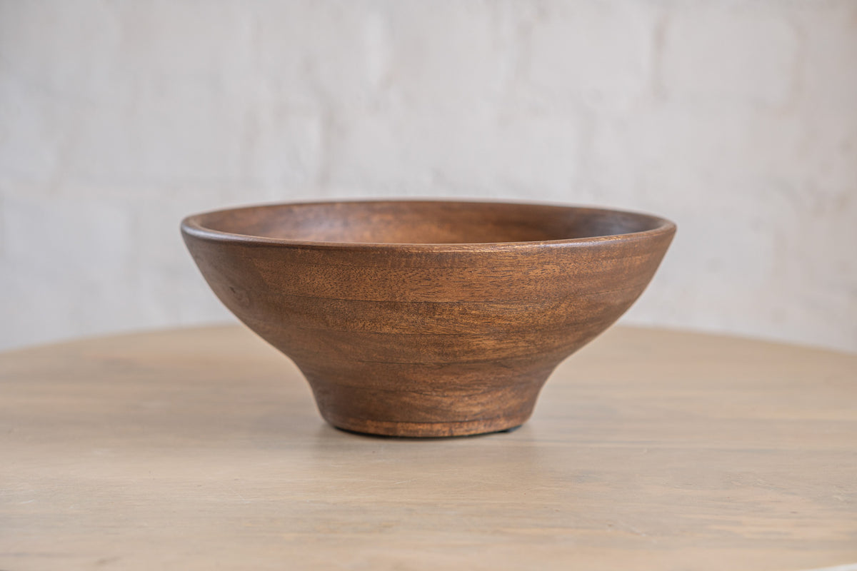 Side view of the Oro wooden serving bowl