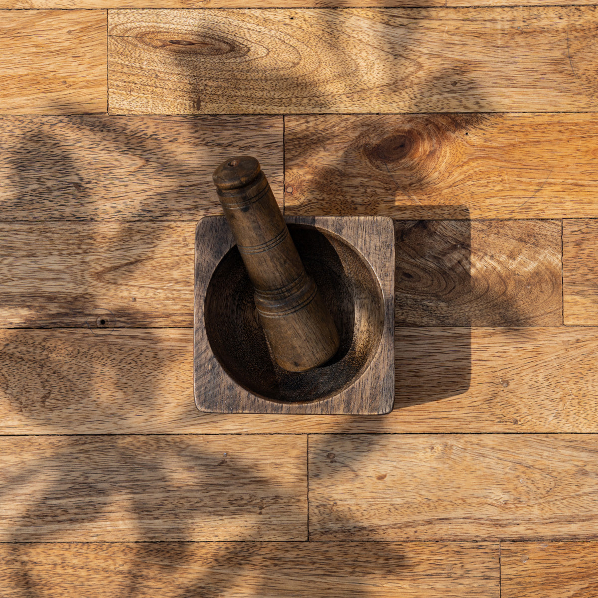 Top view of the Trunk wooden mortar and pestle