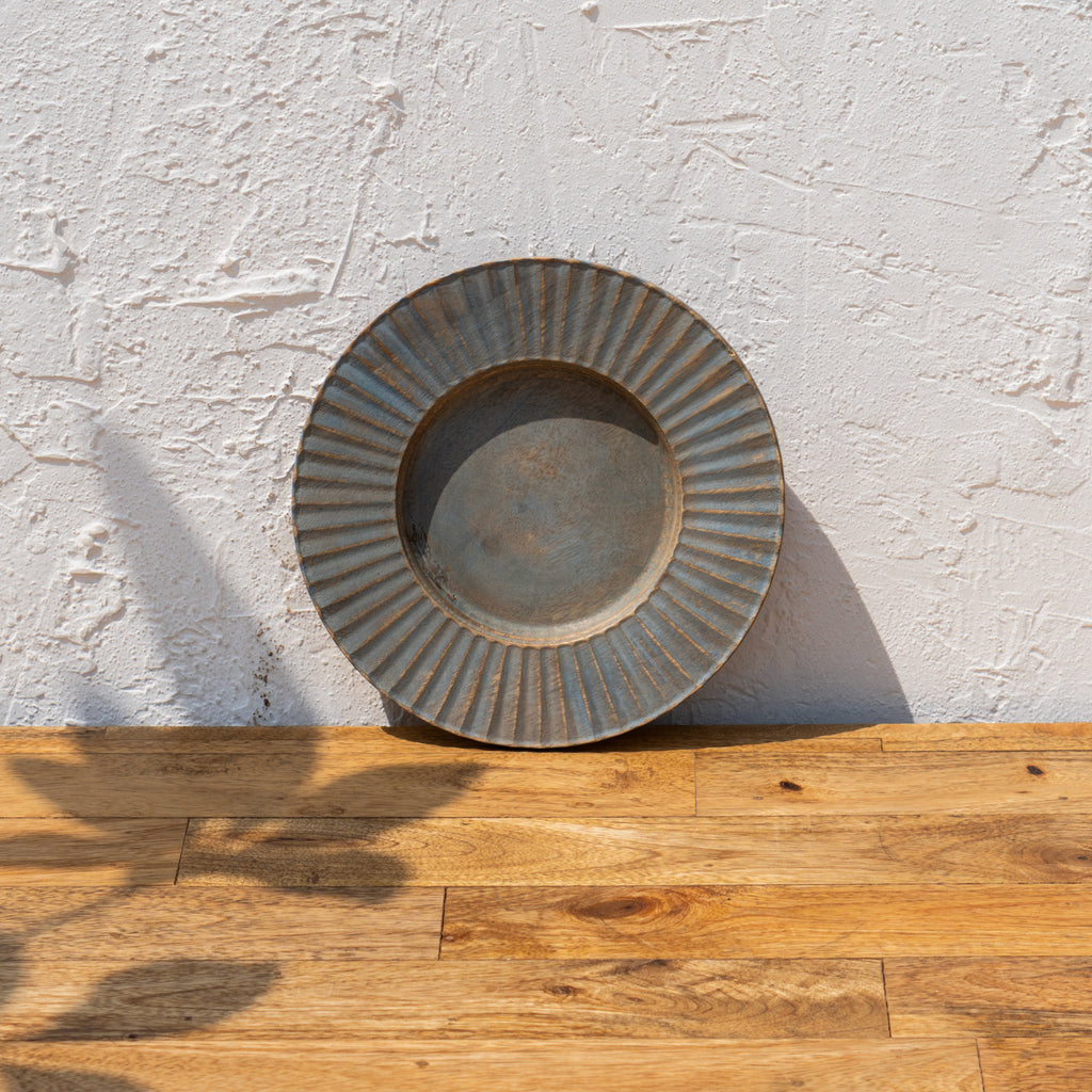 Terrain wooden spoon rest standing upright