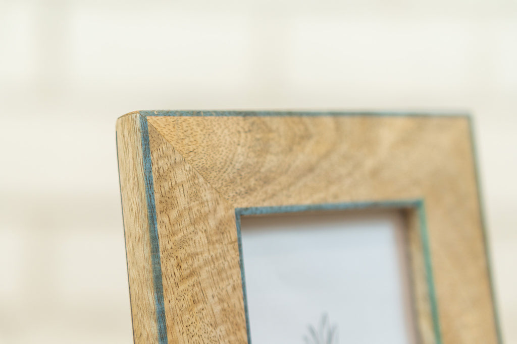 Close-up of the upper corner of the Trunk photo frame