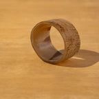 Upright view of the Basic horn napkin ring