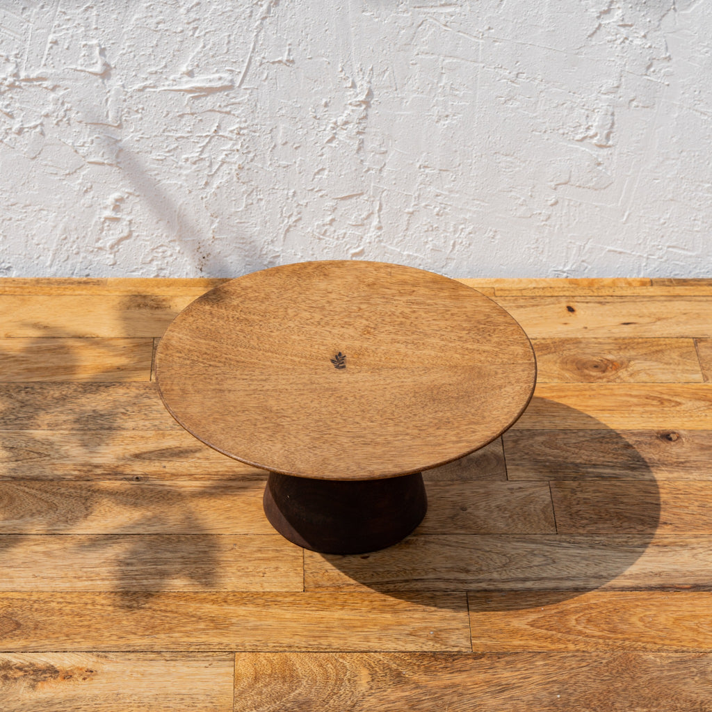 Glide wooden cake stand top view