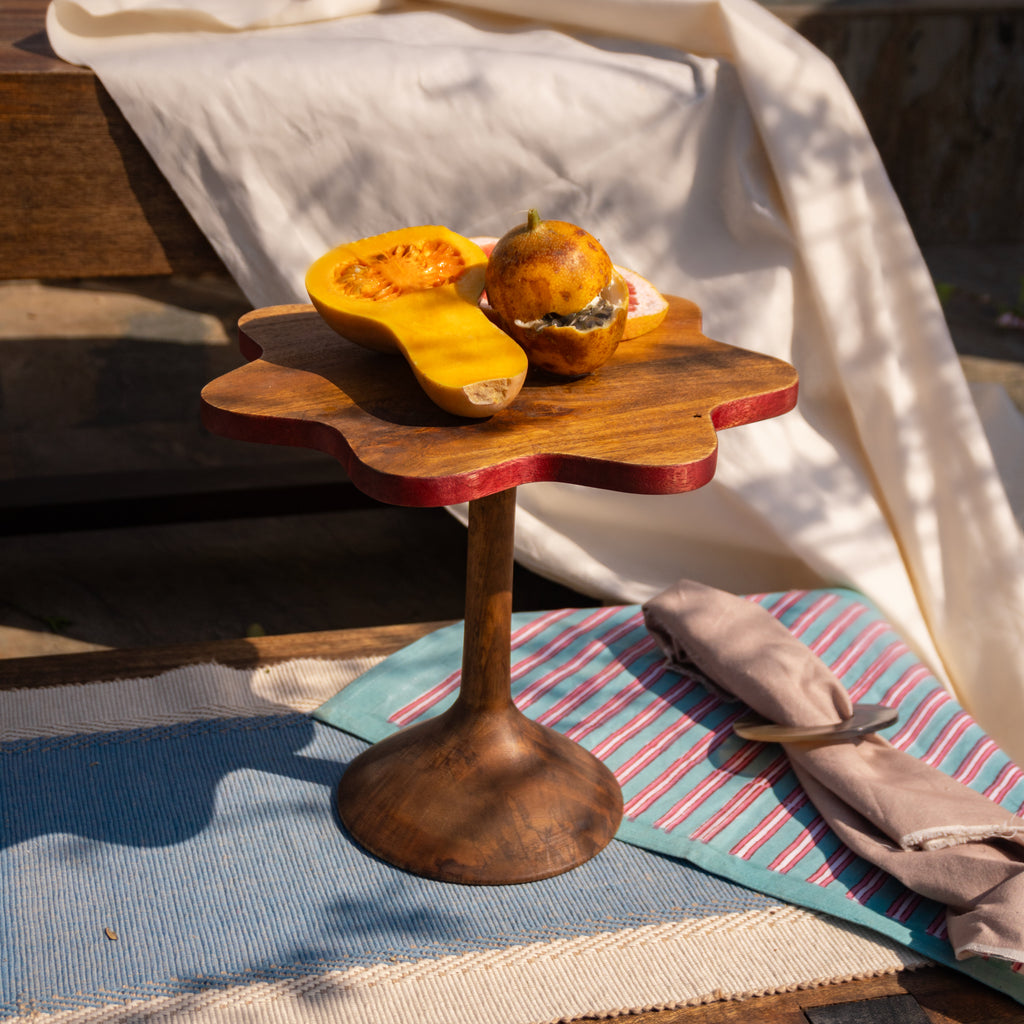 Wavy Wooden Cake Stand, Natural Wood Cake Display Stand, Dessert Stand, 10.5 x 10.5 x 9.5 Inch