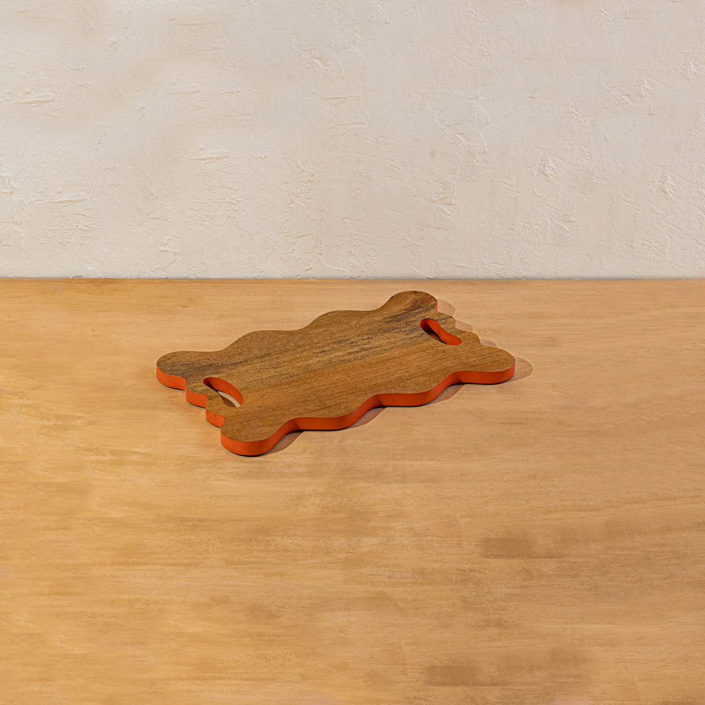 Top view of the empty Wavy wooden platter